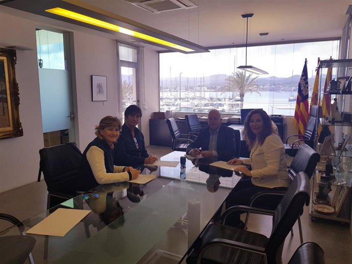 Sant Antoni firma un convenio de 2.500 euros con la Asociación Pitiusa de Ayuda a Afectados de Cáncer