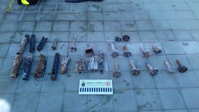 La Armada identifica, neutraliza y retira diversos proyectiles en la playa de Horcas Coloradas de Melilla