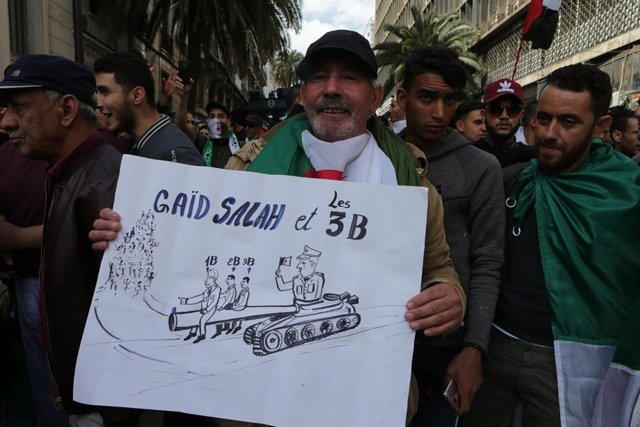 Algerians protest against the interim President in Algiers