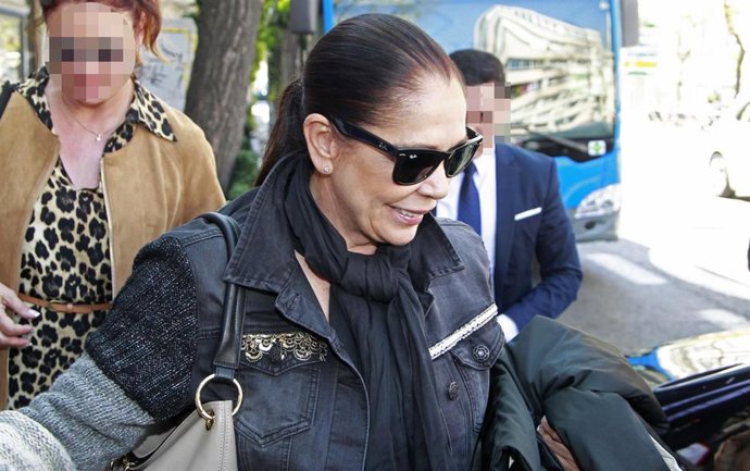 Isabel Pantoja aprovecha su visita a Madrid para someterse a los exámenes médicos para 'Supervivientes'