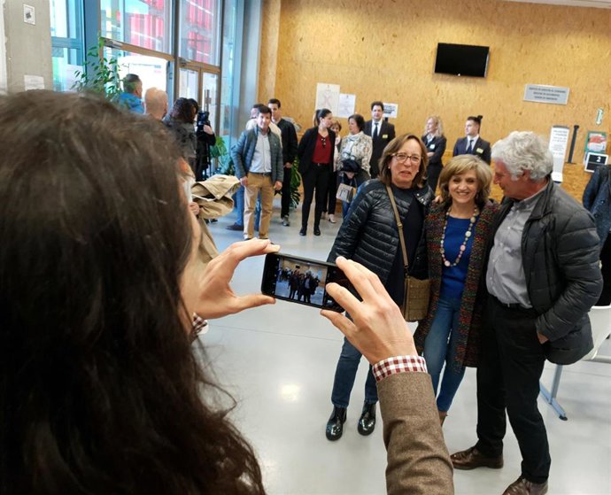 María Luisa Carcedo responde, sobre si Salamanca contará con terapias CART, que será una comisión quien lo decida