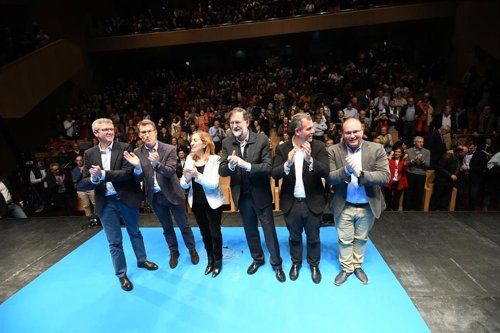 28A.- AMP.- Rajoy apela a "desempatar" las encuestas: "Lo único que cuenta es lo que digan los españoles con sus votos"
