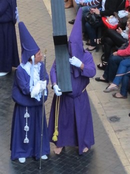 Nazareno descalzo en procesión la 'Mañana de Salzillo'