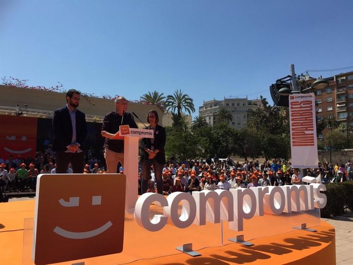 Baldoví: "La santísima trinidad de la derecha agita los espantapájaros para que no hablemos de su agenda oculta"