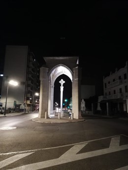 Valencia.- La Cruz Cubierta empezará a iluminarse por la noche a partir de este fin de semana