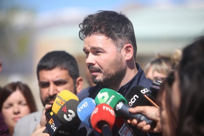 Visita dels candidats d'ERC al 28A,  Gabriel Rufián i Carolina Telechea, al líder del partit, Oriol Junqueras, a la presó de Soto del Real (Madrid)  