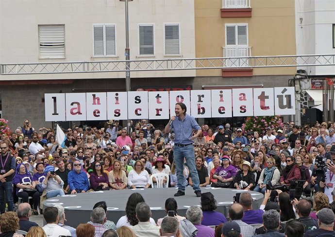 'Encuentro con la gente' de Unidas Podemos en Las Palmas de Gran Canaria en el que participa el secretario general del partido, Pablo Iglesias
