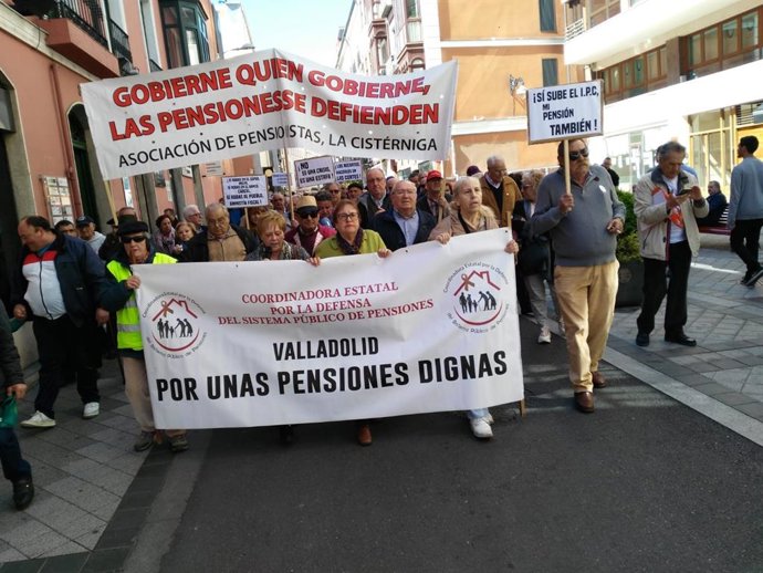 Unas 700 personas advierten al "futuro Gobierno" que oirá su voz hasta que no se "blinden" las pensiones