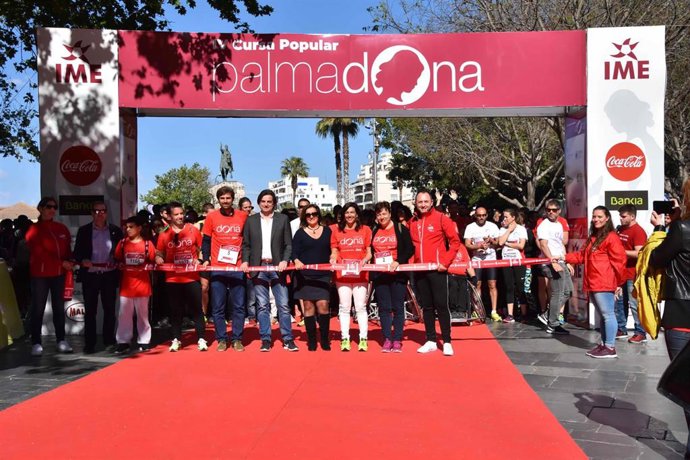 Unas 2.500 personas participan en la IV Carrera Popular Palmadona
