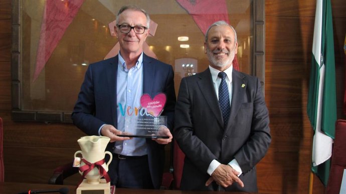 Almería.- El ministro de Cultura visita Vera para conocer los trabajos en el yacimiento del Espíritu Santo