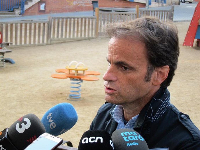 Asens define a Neus Catal como "referente de la lucha contra el fascismo"