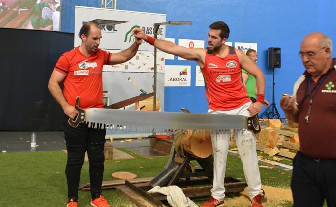 Atutxa y Urruzuno se imponen en Gatika y disputarán la final de '5 Kirol' el 1 de mayo