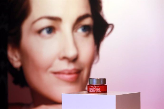 Cuidar la piel a los 50: Descubre la crema que te devuelve la luminosidad de los 20