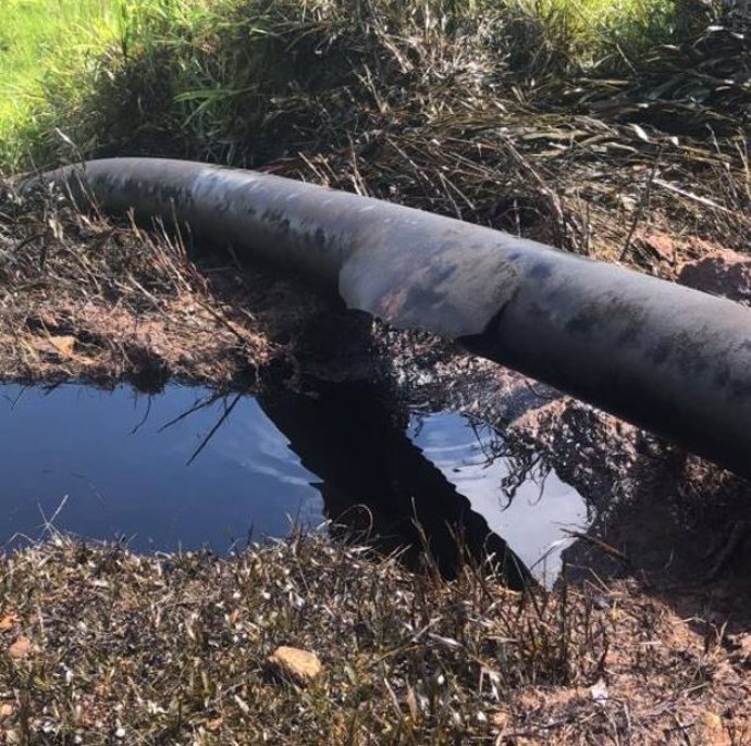 Reportan en Colombia un atentado al Oleoducto Trasandino e investigan un derrame de crudo en el Caño Limón