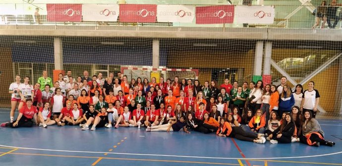 Más de 200 jugadoras participan en el II Trofeo Palmadona de Balonmano Femenino