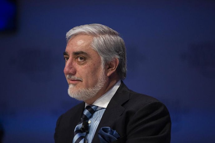 Afganistán.- Primer ministro afgano dice que los talibán pueden participar en el proceso político si dejan la violencia