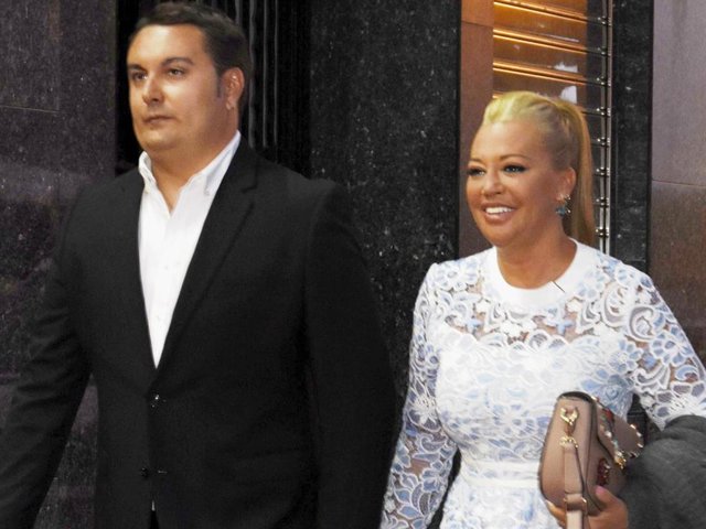 Belén Esteban se reúne con los testigos de su boda para organizar todos los detalles