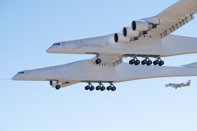 El vuelo del Stratolaunch abre nueva plataforma de lanzamiento espacial