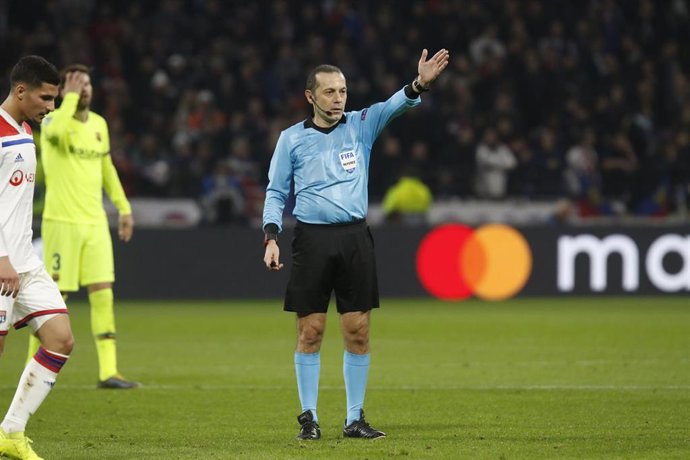 FOOTBALL - UEFA CHAMPIONS LEAGUE - 1/8 - OLYMPIQUE LYONNAIS v FC BARCELONA