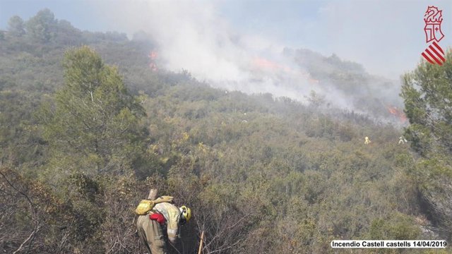 Alacant.- Estabilitzat l'incendi de Castell de Castells