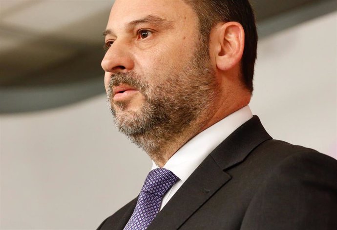 AV.- Ábalos advierte del riesgo de que España pase del bipartidismo imperfecto a un multipartidismo caótico