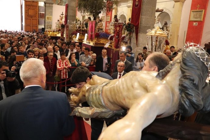 La Comunidad Autónoma restaurará los cuatro ángeles que procesionaban con el Cristo del Perdón