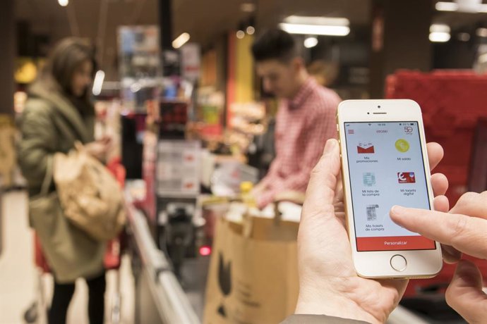 Eroski implanta desde este lunes los tickets de compra digital para los socios del programa de fidelización