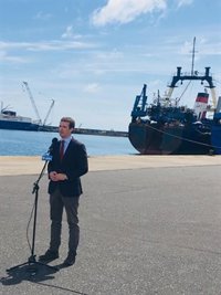 Casado exige a Sánchez que actúe y deje su "equidistancia y silencio cómplice" ante los "escraches" a Cs, Vox y PP