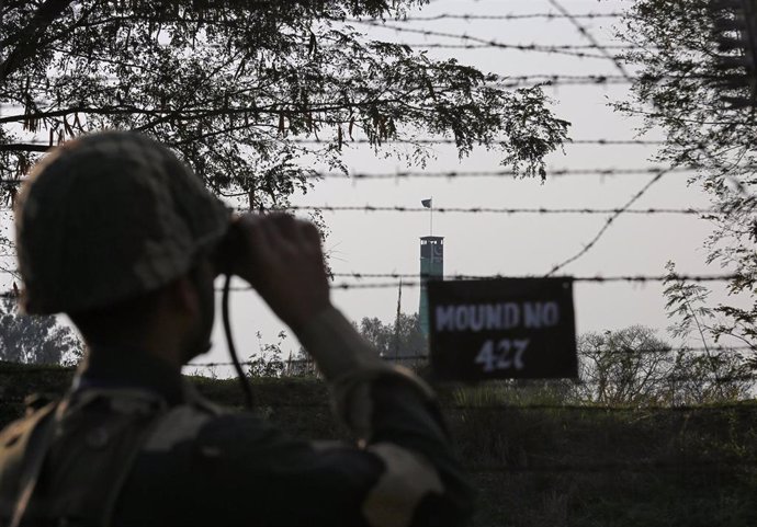 Un soldado indio en la frontera con Pakistán