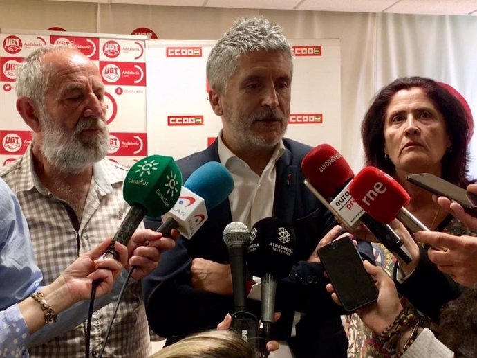 Marlaska asegura que "no hay una nueva ruta" de pateras a Cádiz y recuerda que han llegado menos que en 2018