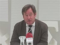 Gobierno Vasco lamenta la muerte de Diego Galán que "consolidó" el Zinemaldia con su "pasión" por el cine