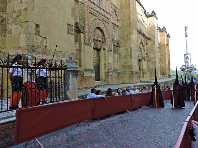Córdoba.- S.Santa.- El calor dispara las asistencias de Cruz Roja en el Domingo de Ramos y quintuplica las de 2018