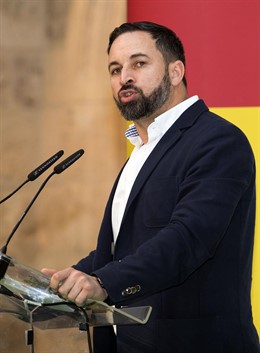 El presidente de Vox, Santiago Abascal, participa en un acto del partido junto al candidato de Vox por Burgos al Congreso Javier Martínez