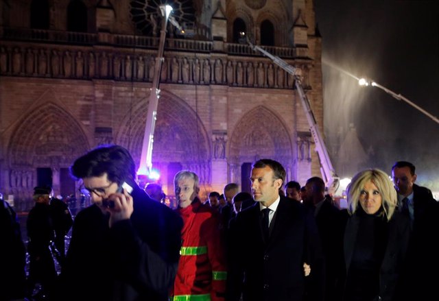 Francia.- Macron sobre el incendio: "Reconstruiremos todos juntos Notre Dame, es nuestra historia"