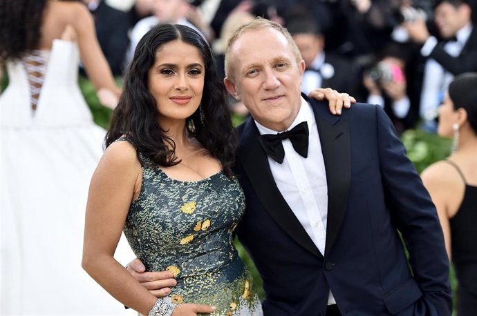 El marido de Salma Hayek donará 100 millones de euros para reconstruir Notre Dame