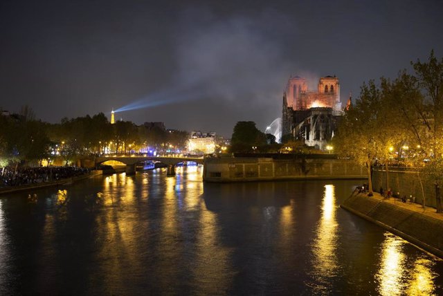 Notre Dame de Paris fire