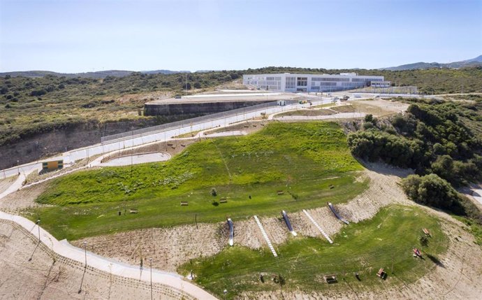 Málaga.- El Ayuntamiento de Estepona concluye el parque de 25.0000 metros cuadrados en el entorno del hospital