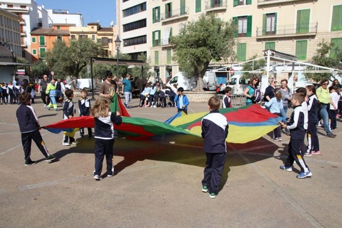 El programa 'L'escola al mercat' finaliza con una 'yincana' para promocionar la dieta mediterránea para 120 alumnos