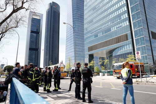 Fuerzas de seguridad en Torre Espacio tras amenaza de bomba