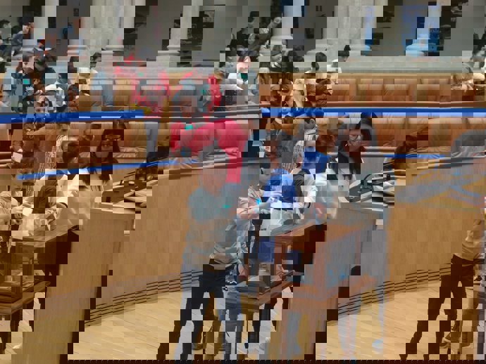 Los niños diputadoshan votado tres compromisos