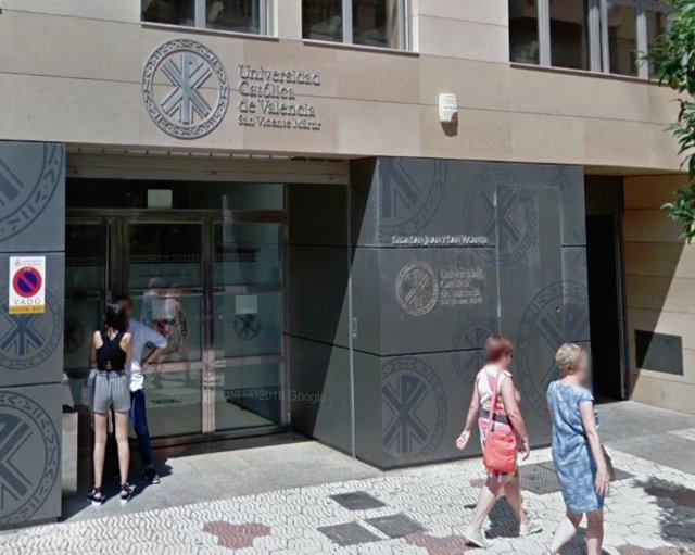 El TSJCV ordena que las becas para másteres no habilitantes en universidades privadas costeen toda la primera matrícula