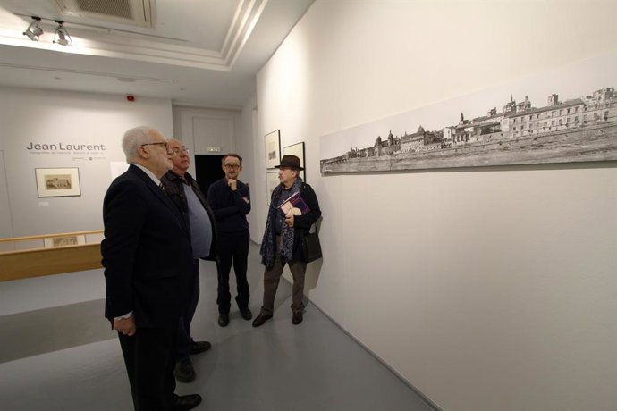 Cultura.- Una muestra sobre Jean Laurent abre la nueva etapa de La Llotgeta como crisol de fotografía de calidad