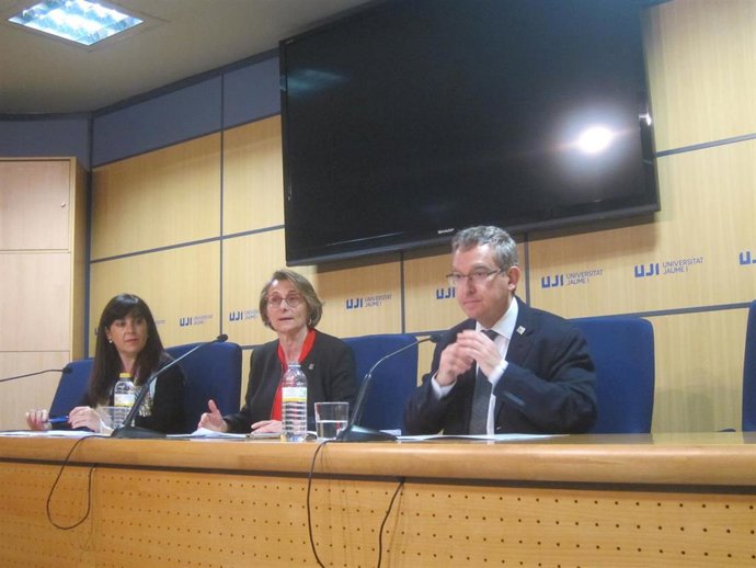 Santiago Posteguillo dice que contribuirá para que la UJI pase a ser un punto de referencia en los cursos de verano