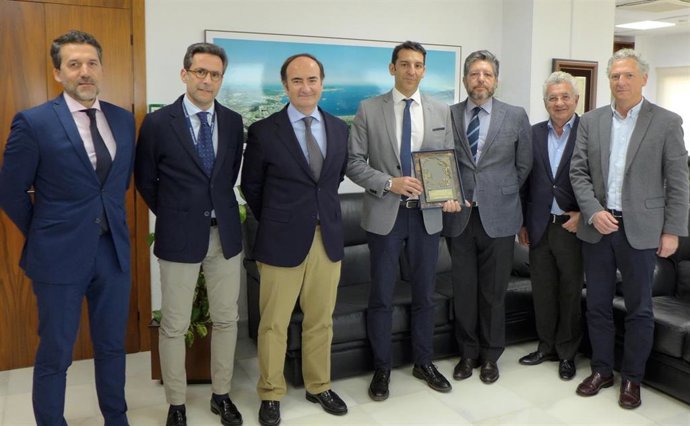 Cádiz.- Puertos.- El Puerto de Algeciras reconoce la labor de Raúl Bernal en beneficio del sector transitario