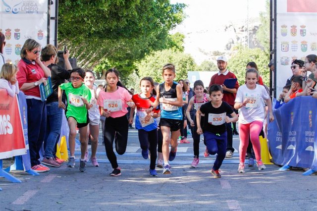 Las carreras infantiles cada vez registran una mayor participación.