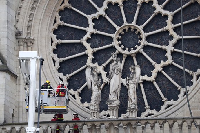 Rosetón Notre Dame de Paris incendio