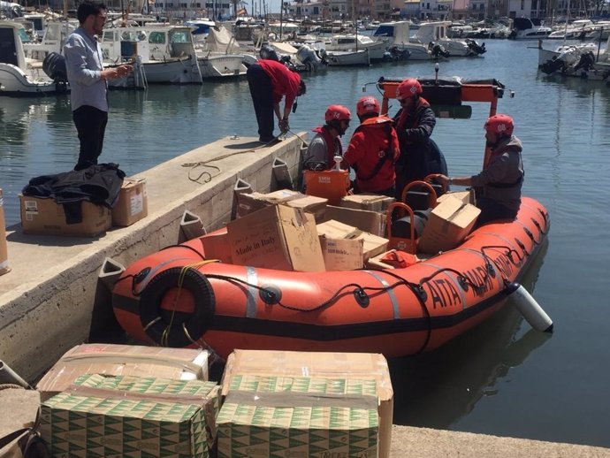 Emaya dona más de 2.000 prendas de ropa de trabajo para ser embarcadas en el barco 'Aita Mari'