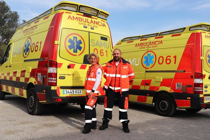 Els efectius del SAMU 061 en les Pitiusas estrenen uniformes "més segurs i visibles"