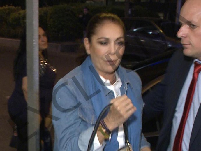 Isabel Pantoja, tensa, pasa sus últimos días en Madrid antes de poner rumbo a Honduras