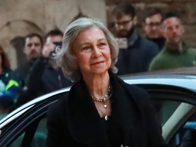 La Reina Sofía, en Mallorca, preparada para la misa de Pascua